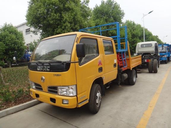 東風(fēng)8-10米高空作業(yè)平臺(tái)車