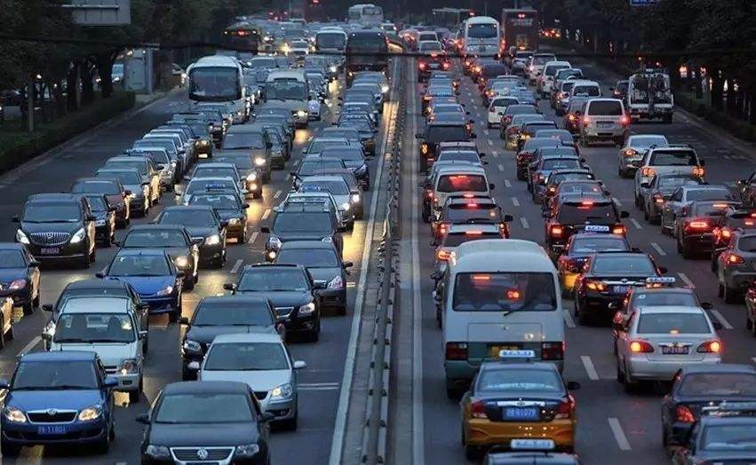 如何預(yù)防汽車自燃，萬一發(fā)生自燃該怎么辦？