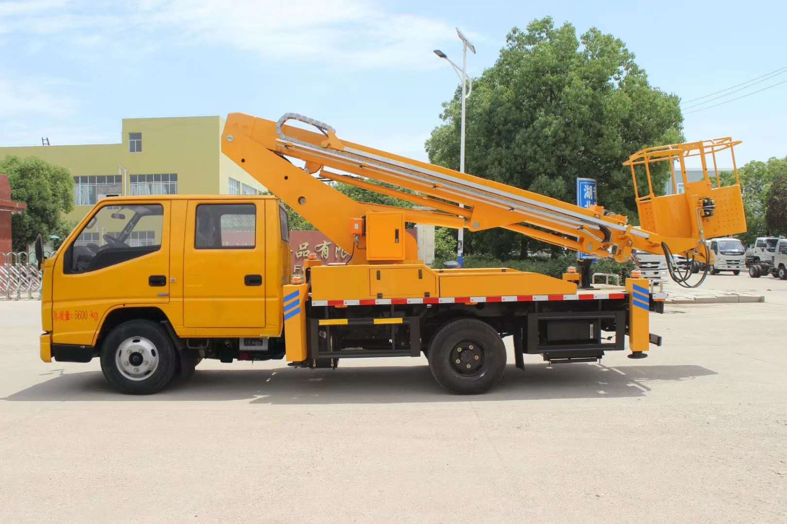 江鈴雙排國(guó)六17.5米高空作業(yè)車(chē)