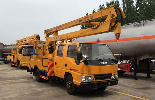 江鈴16米折臂式高空作業(yè)車
