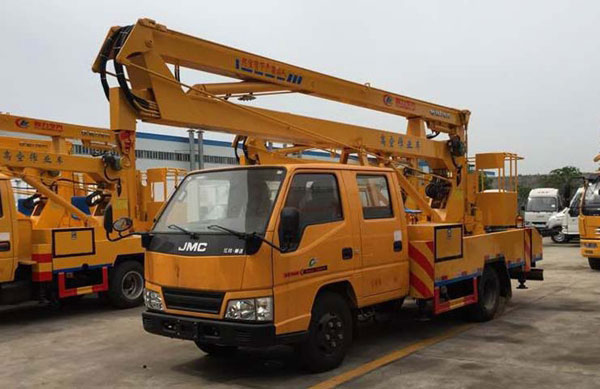 江鈴14米折臂式高空作業(yè)車