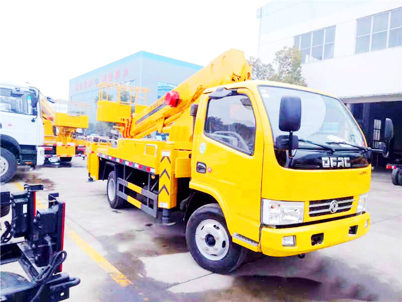 行駛中的高空作業(yè)車需要注意哪些？