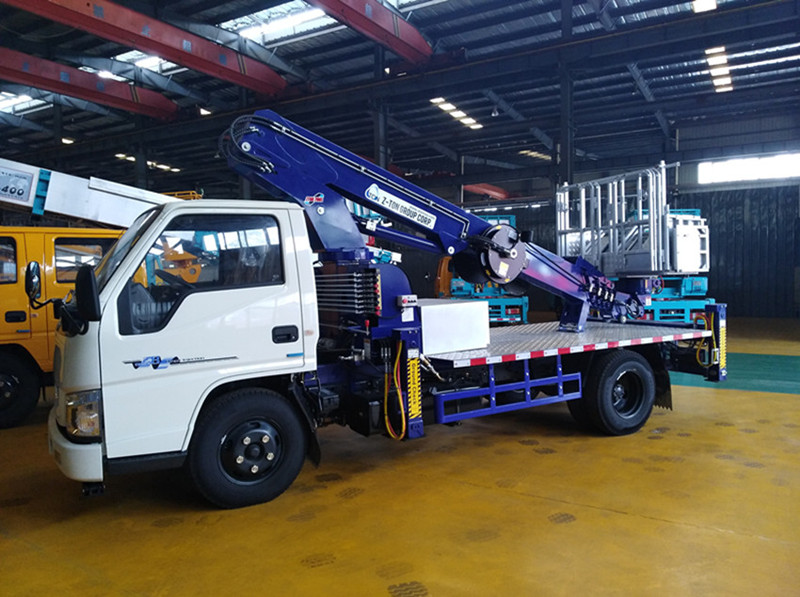 直臂高空作業(yè)車和折疊式高空作業(yè)車哪款更好