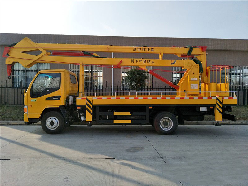 18米折臂高空作業(yè)車(chē)交車(chē)