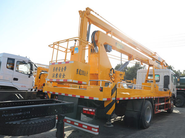 東風(fēng)多利卡D9國(guó)六22米折疊臂式高空作業(yè)車(chē)價(jià)格