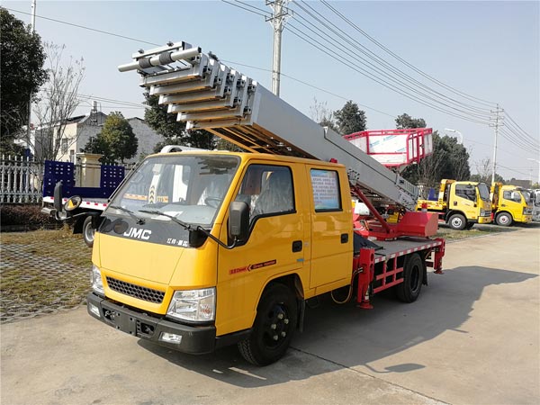 28米高空云梯作業(yè)車圖片展