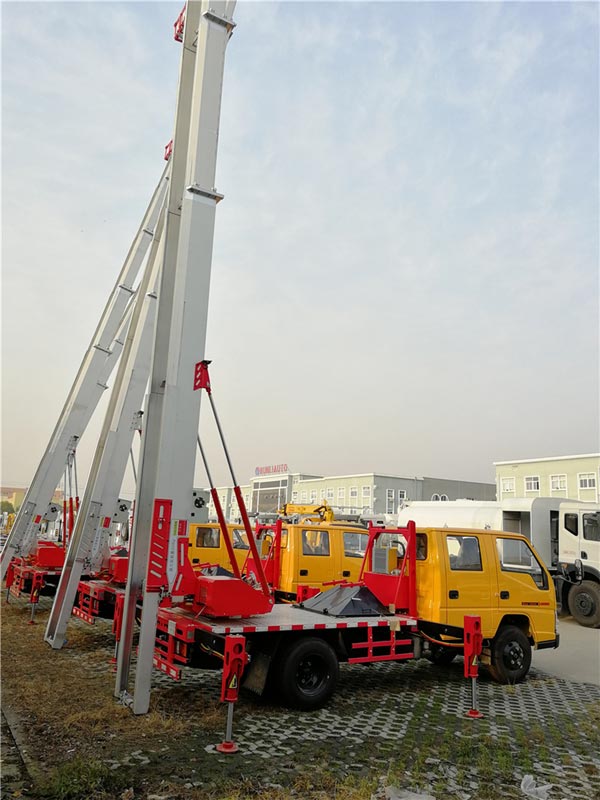 28米高空云梯作業(yè)車圖片展