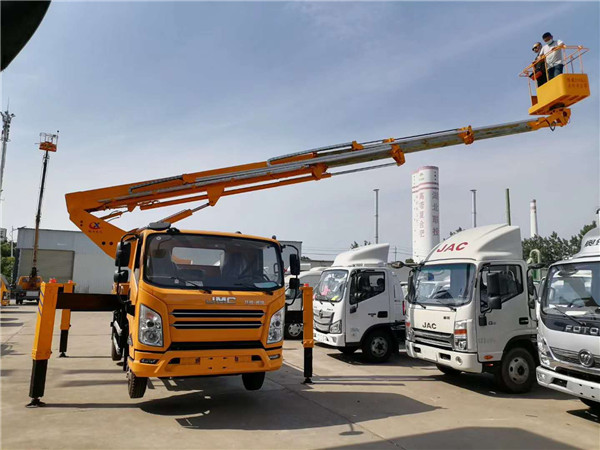 國六江鈴22米伸縮臂高空作業(yè)車發(fā)車