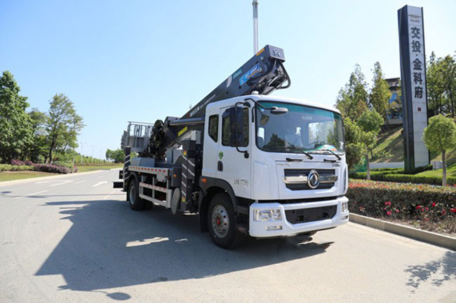 國六東風45米高空作業(yè)車