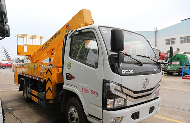 國(guó)六東風(fēng)18米直臂式高空作業(yè)車