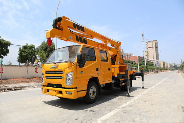 雙排13.5米折疊臂式高空作業(yè)車如何選