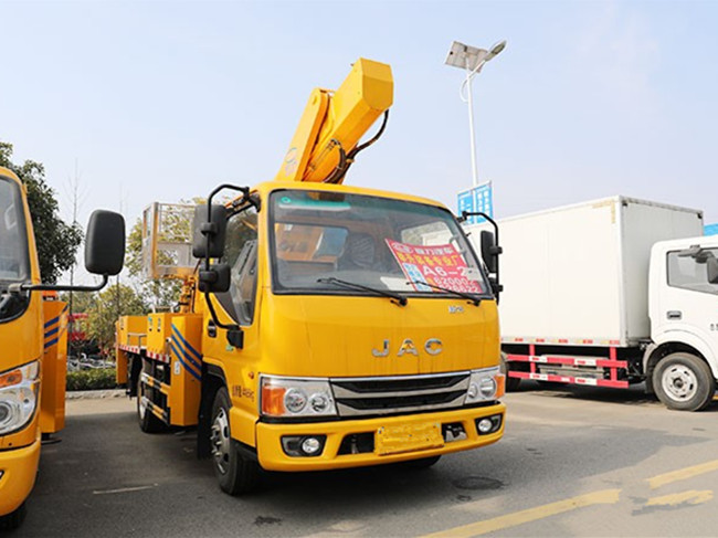 藍(lán)牌國(guó)六江淮康鈴21米直臂高空作業(yè)車