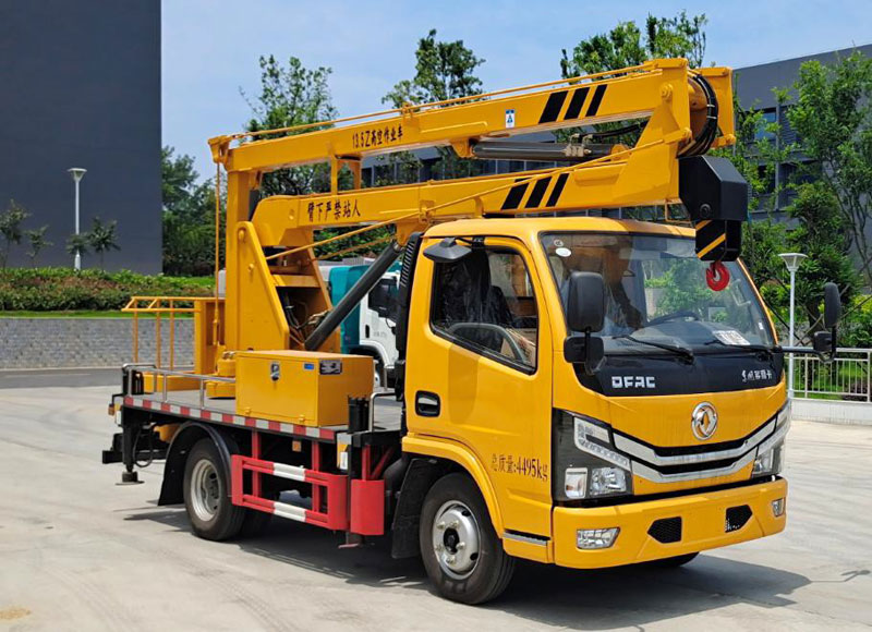 東風(fēng)多利卡13.5米高空作業(yè)車