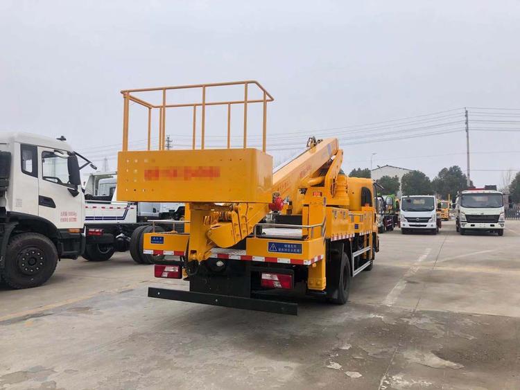 江鈴凱銳28米直臂高空作業(yè)車