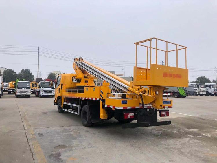 江鈴凱銳28米直臂高空作業(yè)車