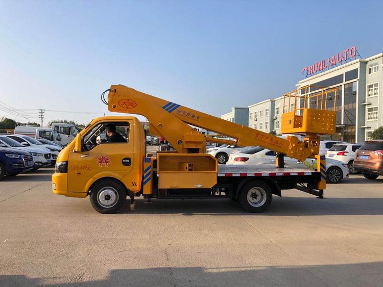 國六東風(fēng)途逸20米藍(lán)牌單排伸縮臂高空作業(yè)車