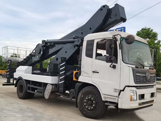 舉升高度45米的東風(fēng)天錦高空作業(yè)車