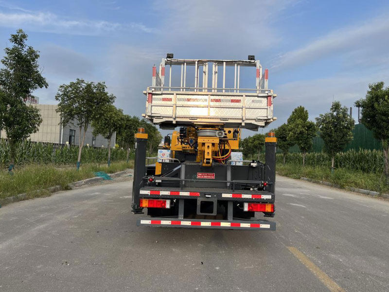 東風(fēng)40米高空作業(yè)車