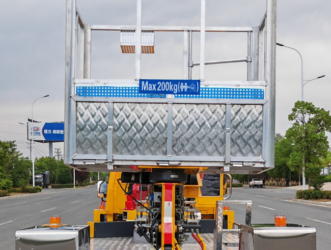 23米江鈴順達藍牌高空作業(yè)車已送往長沙交車