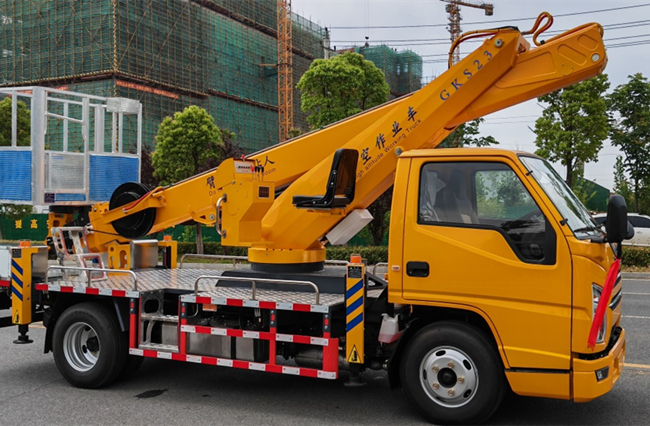 23米江鈴順達藍牌高空作業(yè)車已送往長沙交車