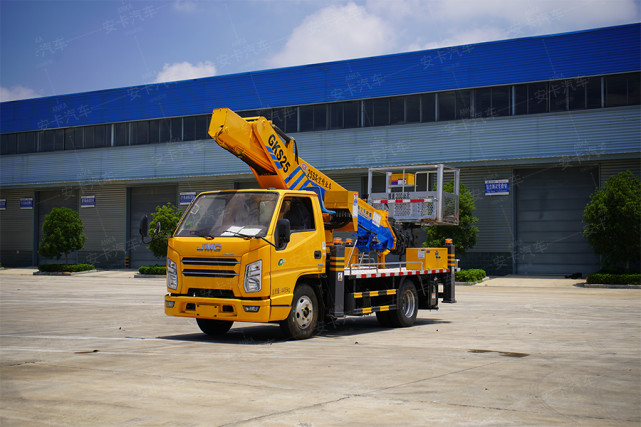 恭喜四川馬總喜提24米藍(lán)牌高空作業(yè)車