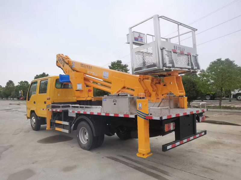 國(guó)六?五十鈴雙排18米高空作業(yè)車