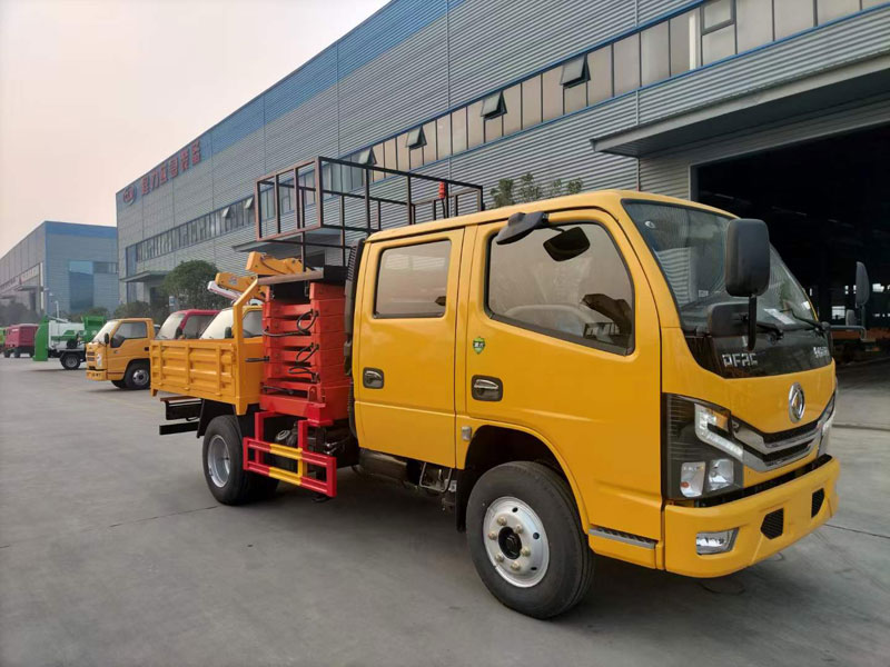 東風(fēng)8米藍(lán)牌雙排升降平臺(tái)高空作業(yè)車