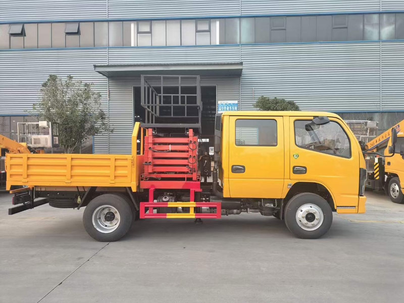 東風(fēng)8米藍(lán)牌雙排升降平臺(tái)高空作業(yè)車