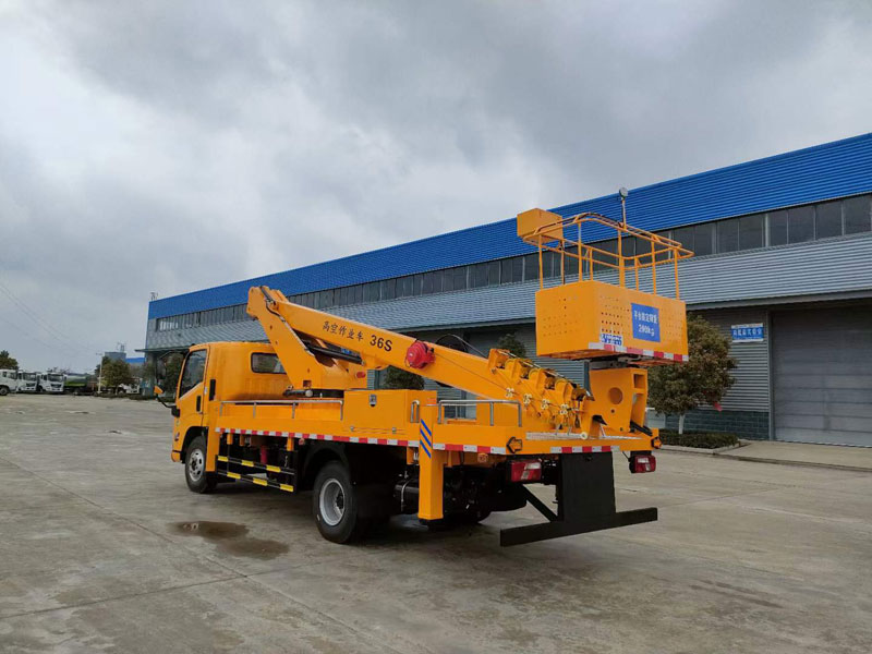 江鈴36米伸縮臂式高空作業(yè)車