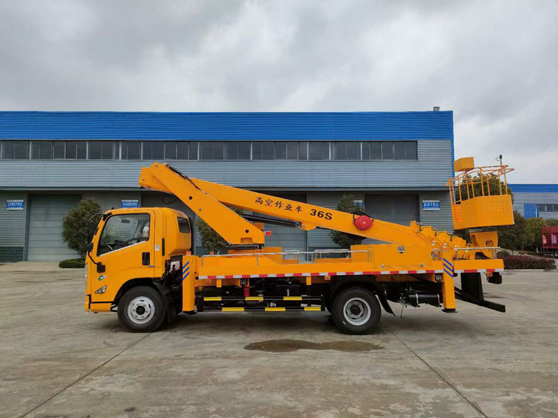江鈴36米伸縮臂式高空作業(yè)車