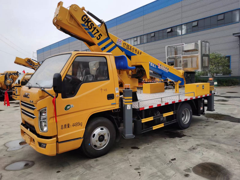 國(guó)六江鈴藍(lán)牌17.5米直臂伸縮式高空作業(yè)車