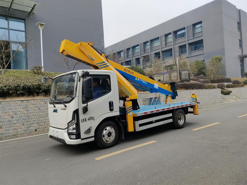 純電動江鈴23米高空作業(yè)車