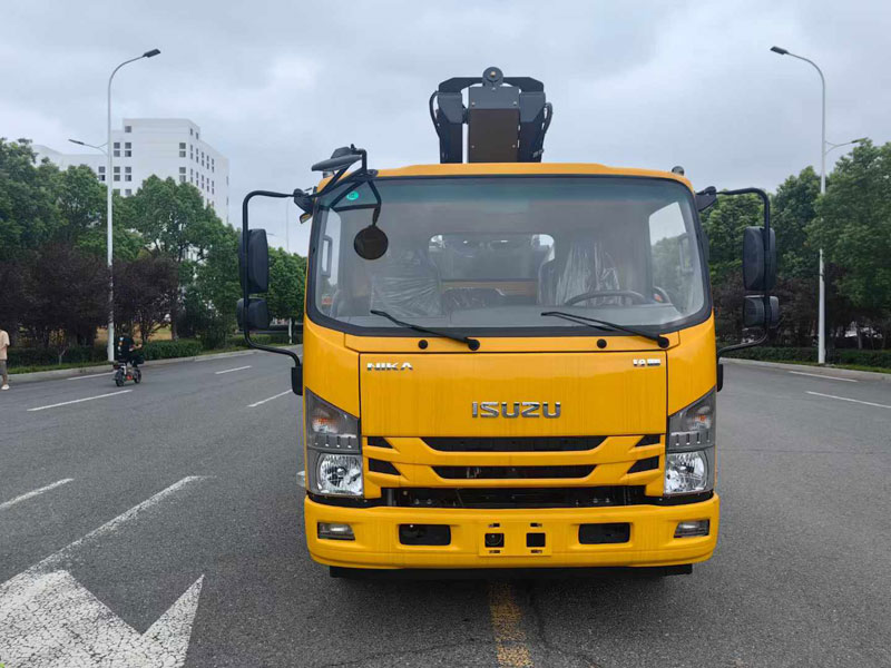 慶鈴鈴咖36米直臂高空作業(yè)車(chē)