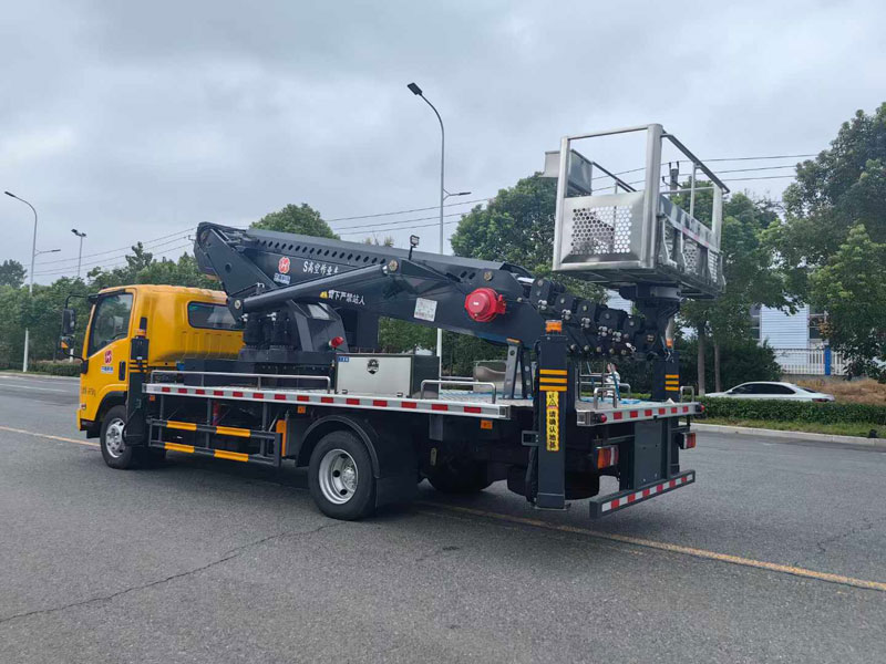 慶鈴鈴咖36米直臂高空作業(yè)車(chē)