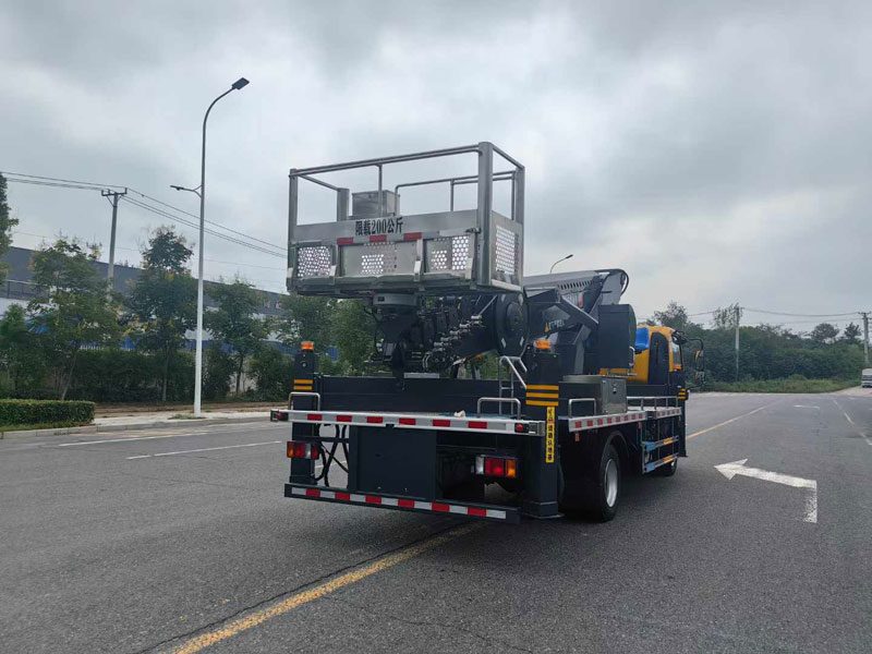 程力華鑫慶鈴鈴咖36米直臂高空作業(yè)車(chē)